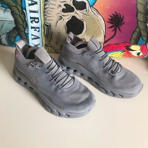 NWOT On X Loewe Cloudtilt Grey Lowtop/Performance & Sports Women’s Sz 7
